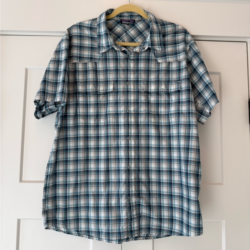 Patagonia Men's Blue and White Checkered Shirt